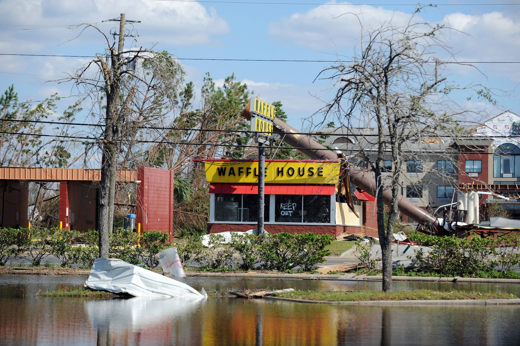 Hurricane Isaias: Waffle House Index real thing; social media on alert